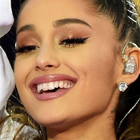 The It Girl Archetypes Vol I The Sex Kitten R Vindicta