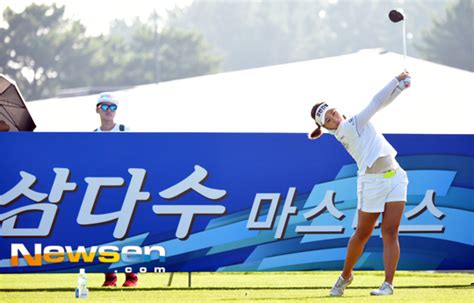 포토엔 지한솔 ‘제주 삼다수 마스터스 우승하고 싶어 손에 잡히는 뉴스 눈에 보이는 뉴스 뉴스엔