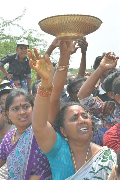 Ysrcp Bus Yatra Photos