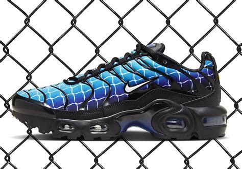 Nike Air Max Plus Chain Link Fence FQ2405 001 SneakerNews