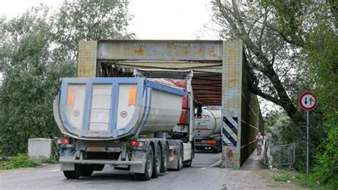 Lappello Di Provincia E Comuni Alla Regione Subito Il Nuovo Ponte