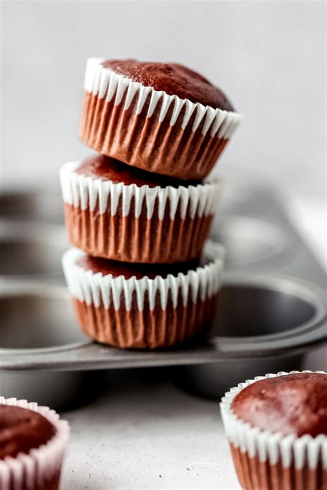 Chocolate Cupcakes Easy Recipe - Everything Marina