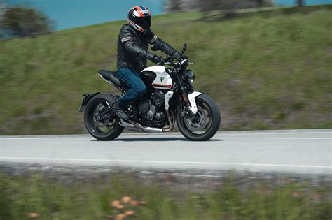 Triumph Trident Einsteiger Naked Vergleich