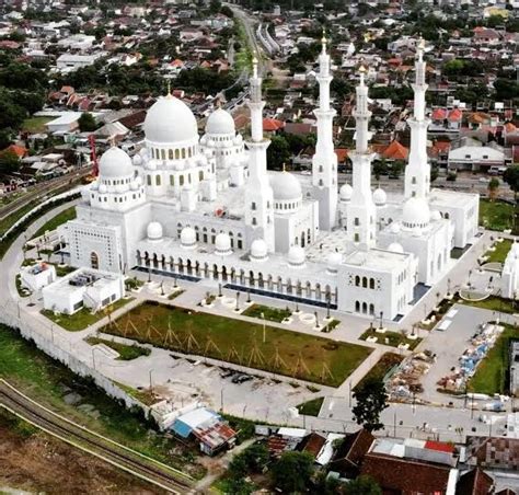 2 Bulan Dibuka Masjid Raya Sheikh Zayed Solo Jadi Destinasi Wisata Religi Teramai Dikunjungi Di