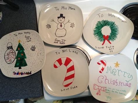 DIY Christmas Plates for Kids to Make - Party Wowzy