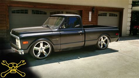 Black Pearl Gets Some Love Slammed Chevrolet C10 Truck Youtube