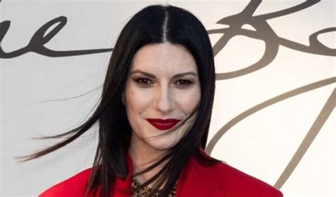 Laura Pausini Compie 50 Anni E Festeggia Con I Fan Spero Di Meritarvi