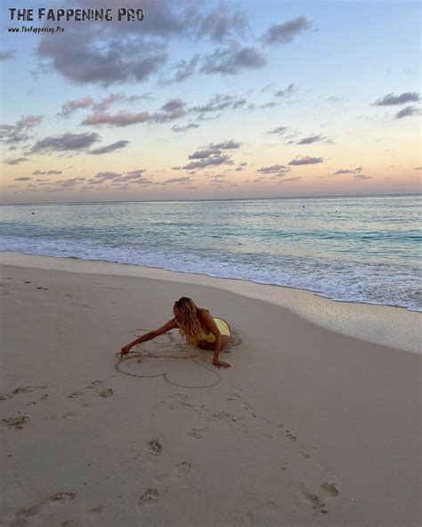 Pamela Anderson Sexy In Bikini At Yo Photos The Fappening