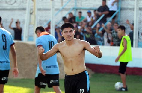 El deportista que además ya convirtió su primer gol con la camiseta