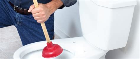 Чистка засоров в унитазе в Уфе