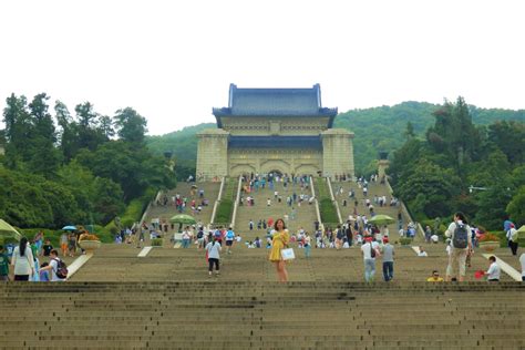 Sun Yat-Sen Mausoleum | Meet the Father of Modern China