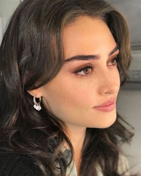 Esra Bilgiç on Instagram Hazırlık ramo Идеи макияжа