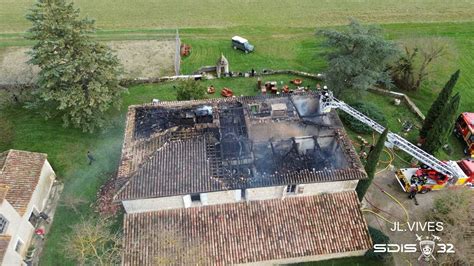 Gers Un Feu De Maison Sur La Maison De Touget