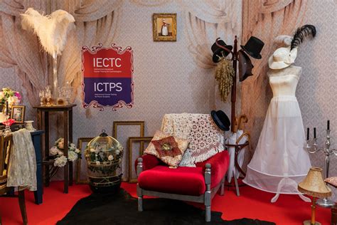 Театральная фотозона - 66 фото