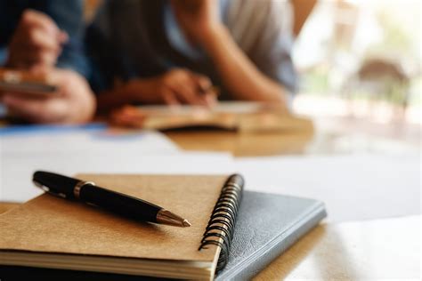 Lettura E Comprensione Della Lingua Inglese Livello Intermedio Libro 5 ( C O N A U D I O) 5