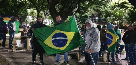 Marilienses Fazem Vigília Nesta Noite Em Frente Ao Tiro De Guerra