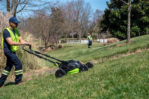 Greenworks Commercial 82V Self Propelled Lawn Mower 82SP25M LaptrinhX