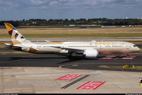 A Bna Etihad Airways Boeing Dreamliner Photo By Fabian Zuba Id