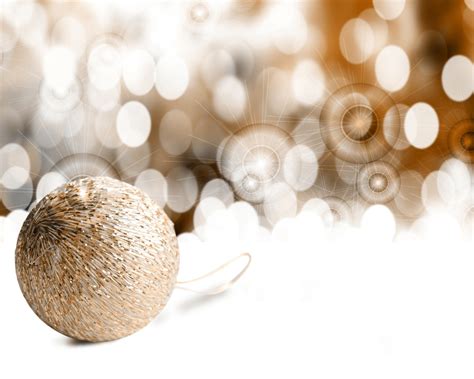 Christmas Baubles Wallpaper | choosboox