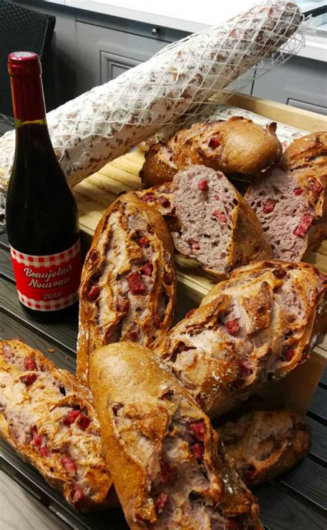 Le Pain Au Saucisson Beaujolais Est De Retour