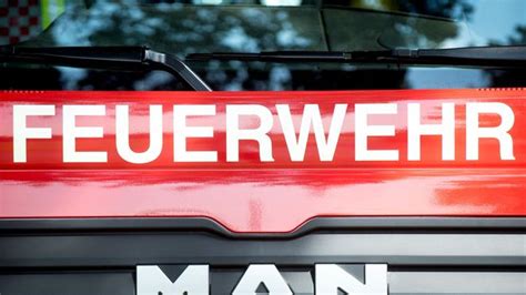 Euro Schaden Drei Verletzte Bei Brand In Mehrfamilienhaus