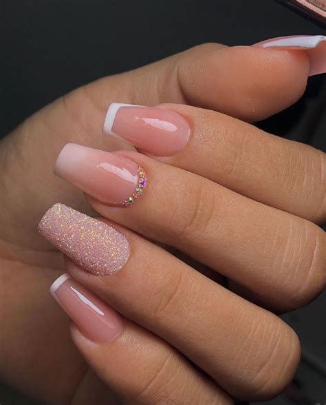 Nailart Nude And White Unhas Bonitas Unhas Redondas Unhas De Gel
