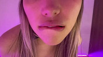 Dos Lesbianas Coquetas Jugando A Dominarse Xvideos