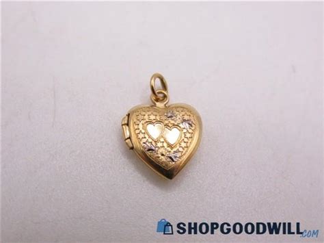 14kt Gold Heart Locket Pendant With Stars Etched Design