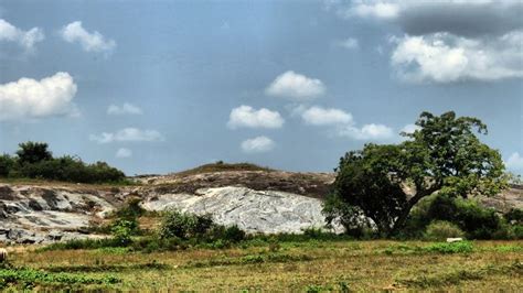 Ruins of a Unnamed Stupa at Verugal (වෙරුගල් නිර්ණාමික ඓතිහාසික ස්තූප ...