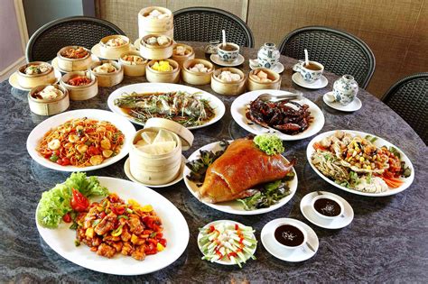 Understanding the Basics of Chinese Dining Etiquette