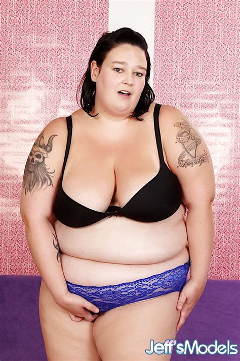 Juicy Plumper Valhalla Lee Gets Naked For You Pics XHamster