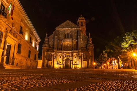 Capilla de el salvador el salvador y el parador de turismo de úbeda