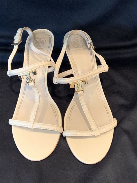 Tory Burch T Strap Logo Patent Leather Nude Beige Hee Gem