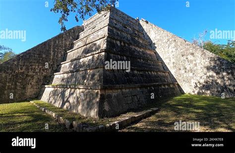 The Largest Pyramid Mexico Stock Videos And Footage Hd And 4k Video Clips Alamy