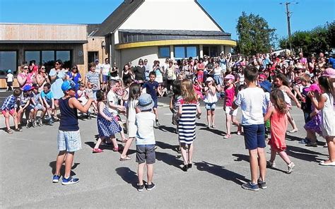 Kermesse Pour L Cole Lucien Prigent Le T L Gramme