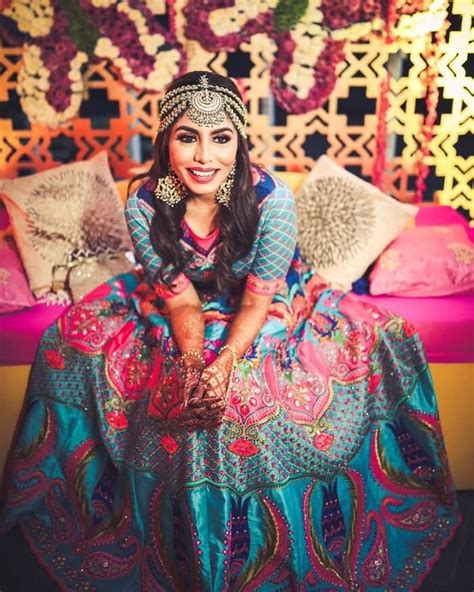 30 Trendy Bridal Mehndi Outfits Perfect For Flaunting