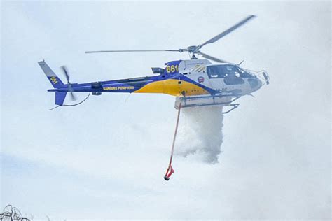 Plusieurs D Parts De Feu En Bordure De L Autoroute A Les Pompiers