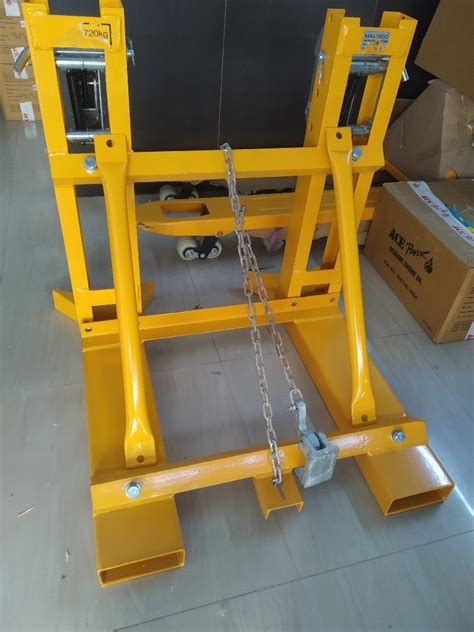 Forklift Drum Lifter Attachment, Lifting Capacity: 600 kg, 4500mm at ...