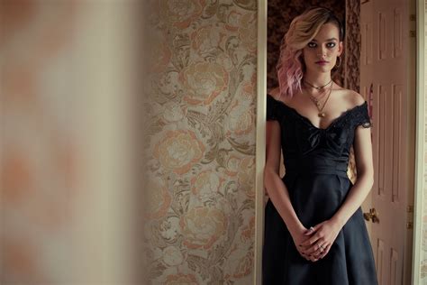 5 razones para amar la serie Sex Education tengas 15 o 45 años Vogue España