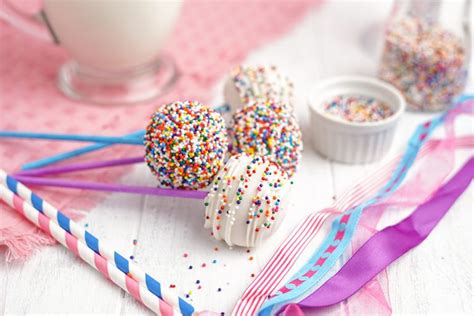 EASY Donut Hole Cake Pops Hack For Making Cake Pops EASY