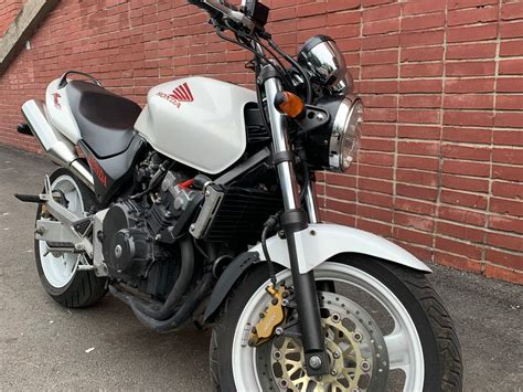 Купить б у Honda CB 250F Hornet карбюратор 6 передач в Красном Боре белый naked bike 2008