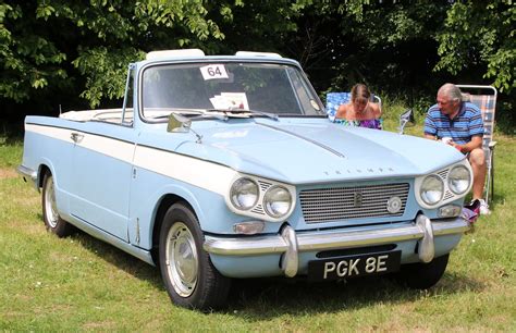 PGK 8E 1967 Triumph Vitesse 2 Litre Convertible Nivek Old Gold