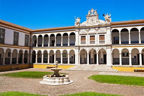 Premium Photo | University of evora