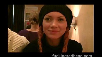 Amateur ruso pelirroja babe follada en público baño XVIDEOS