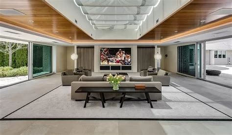 Take a virtual tour of Michael Jordan's Chicago mansion (PHOTOS) | Travel