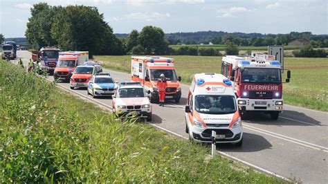 Wieder Unfall Auf Der B300 Autofahrer Kommt Ins Schleudern