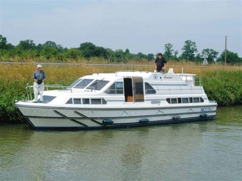 Canal Boat: French Canal Boat Rental