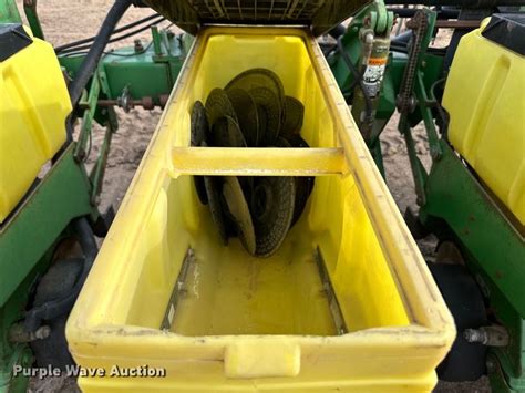 John Deere 1760 Conservation Planter In Kinsley Ks Item Oi9076 For Sale Purple Wave