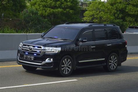 Toyota Land Cruiser 200 Facelift Vx V8 Awd Suv Editorial Stock Image