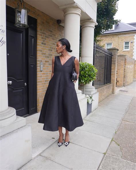 Can tou wear black to a wedding | Beachweddingtips.com